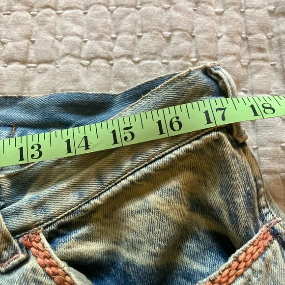 Magnolia Pearl Floral Distressed Jeans - Blue and Pink - Picture 9 of 12